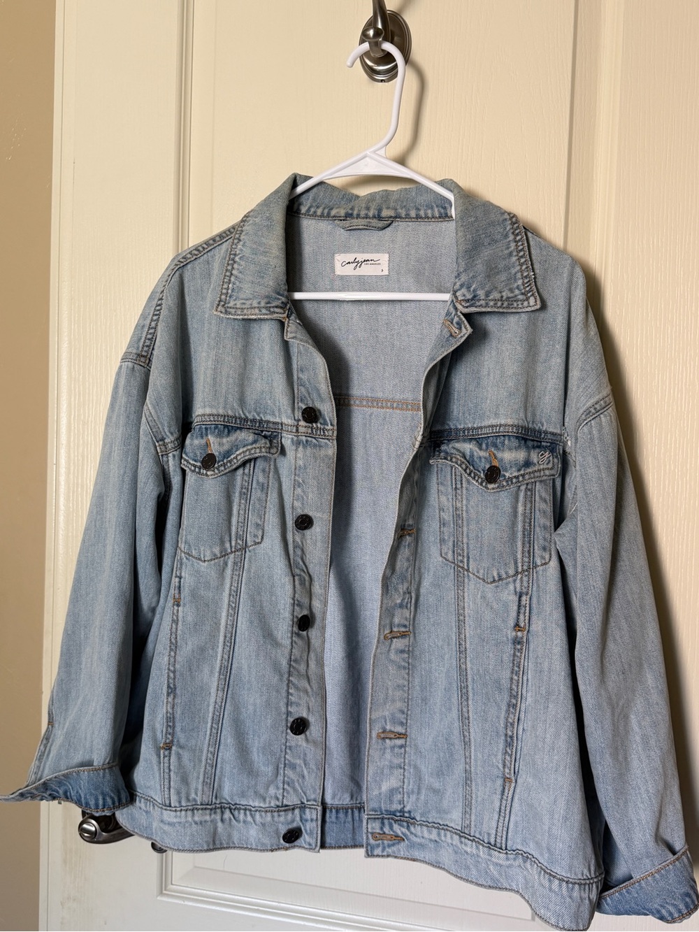 Carly Jean Los Angeles Light Wash Jean Jacket Size S
